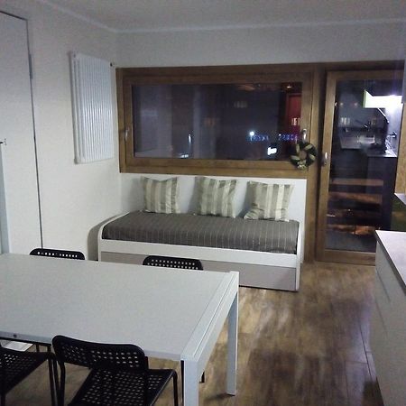 Cielo Alto Studio Apartment With Wifi เบรยล์-แชร์วิเนีย ภายนอก รูปภาพ